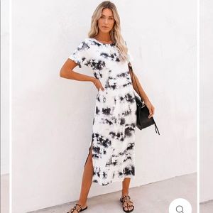 TIE DYE KNIT MIDI DRESS